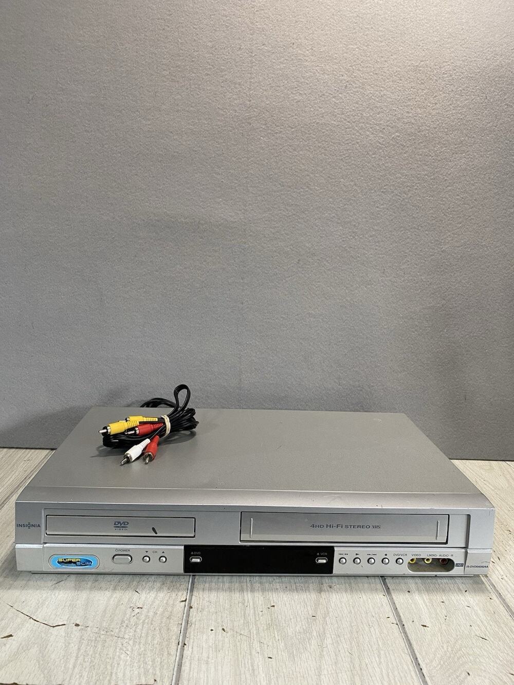 Insignia IS-DVD040924A DVD VCR Combo 4 Head Hi-Fi Stereo NO REMOTE Tested